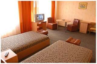 Отель Hotel Šiauliai Шяуляй Стандартный двухместный номер с 2 отдельными кроватями-2